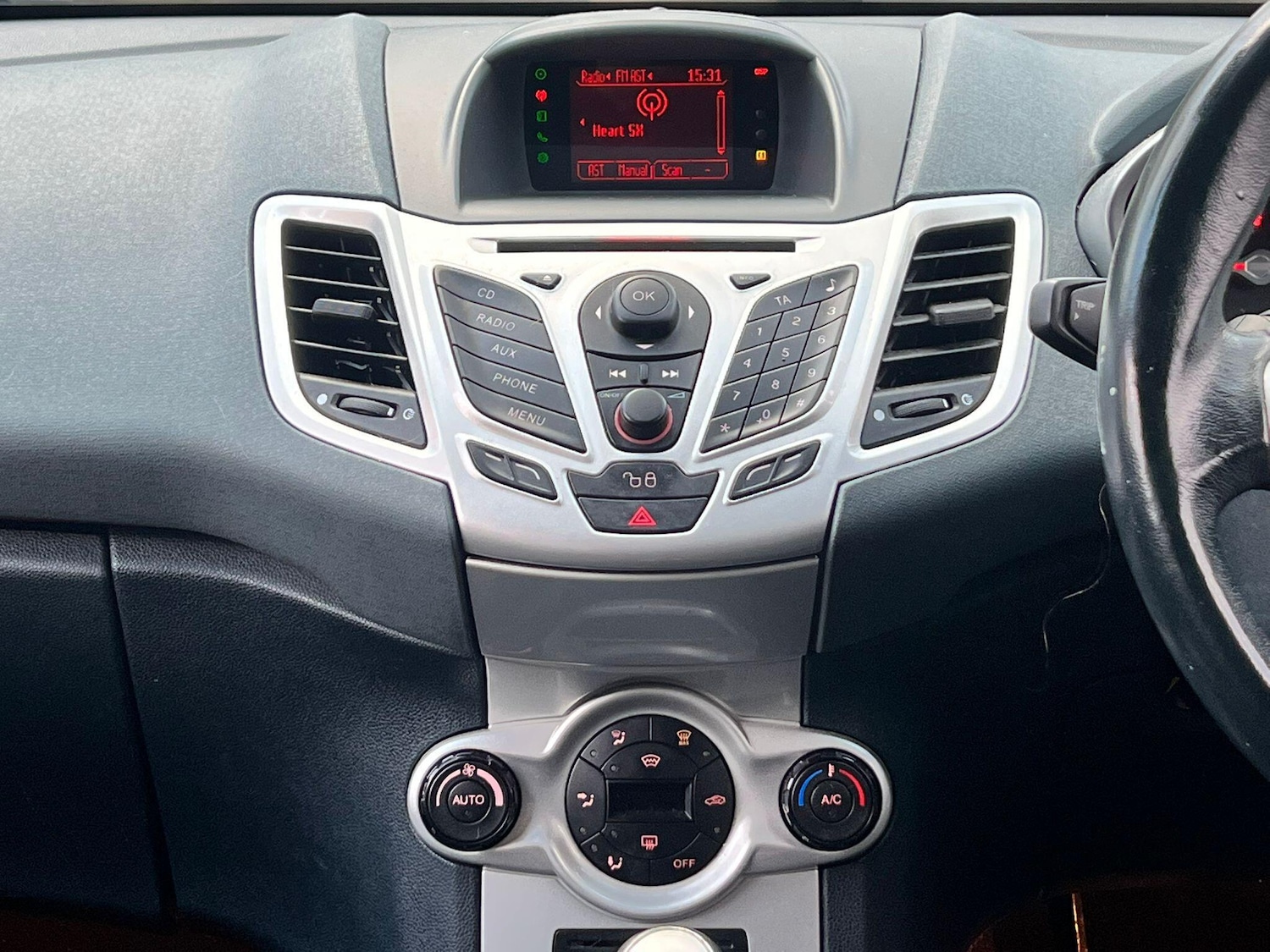 Used Ford Fiesta 2009 for sale - 76457801: Photo 19