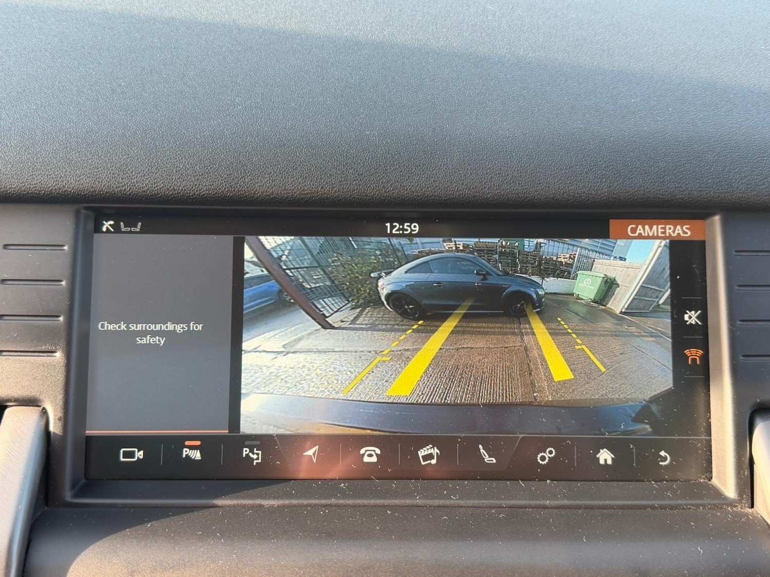 Used Land Rover Discovery Sport 2017 for sale - 77131694: Photo 2