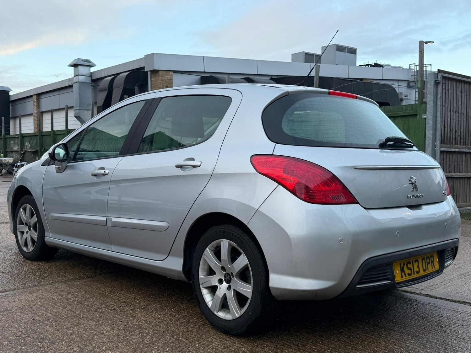 Used Peugeot 308 2013 for sale - 77646826: Photo 5