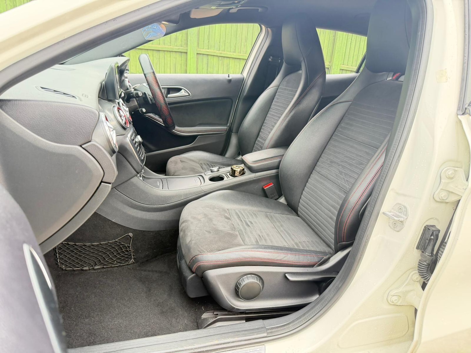 Used Mercedes-Benz GLA 2015 for sale - 77550727: Photo 30