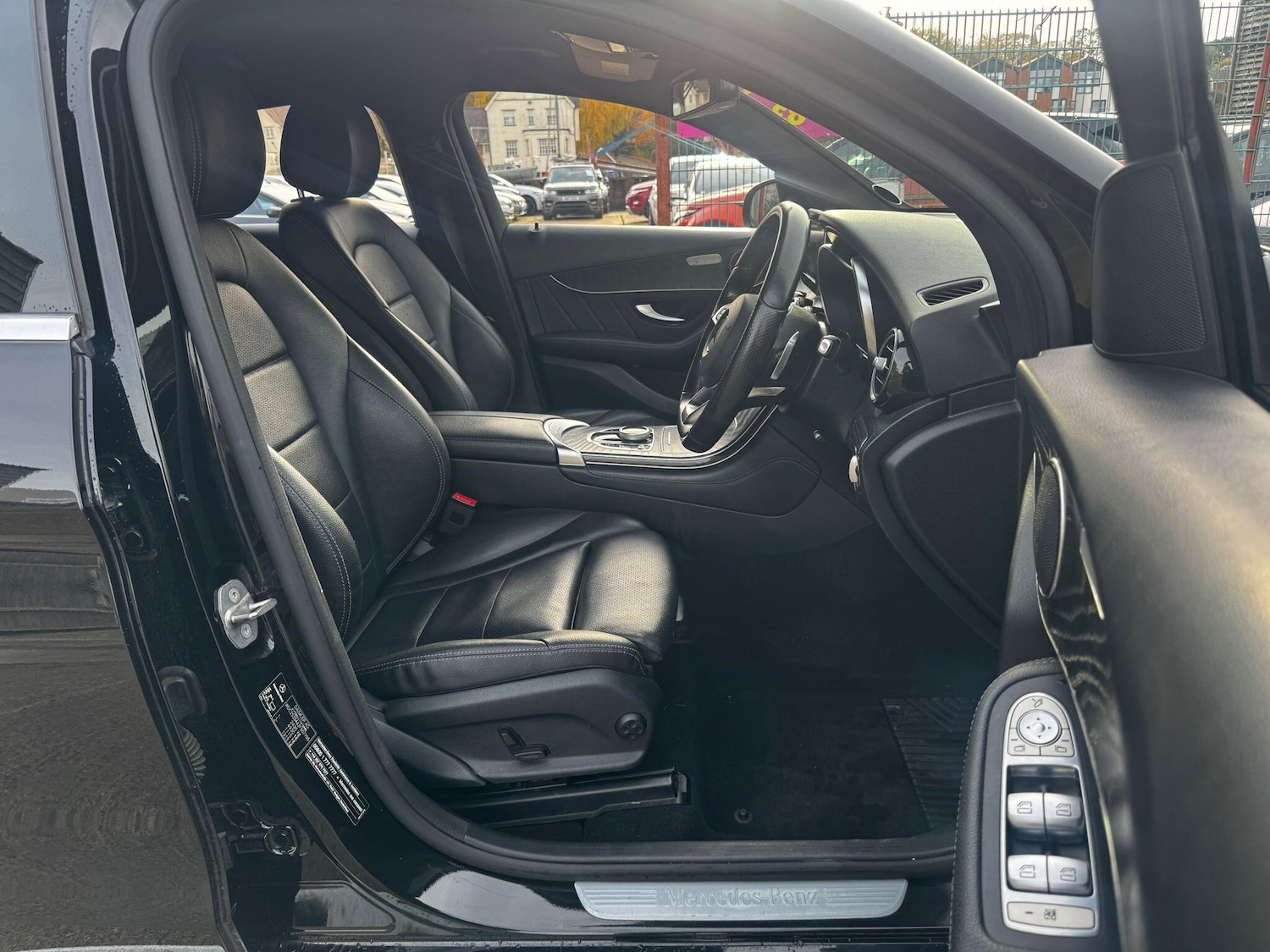 Used Mercedes-Benz GLC 2018 for sale - 76512945: Photo 14