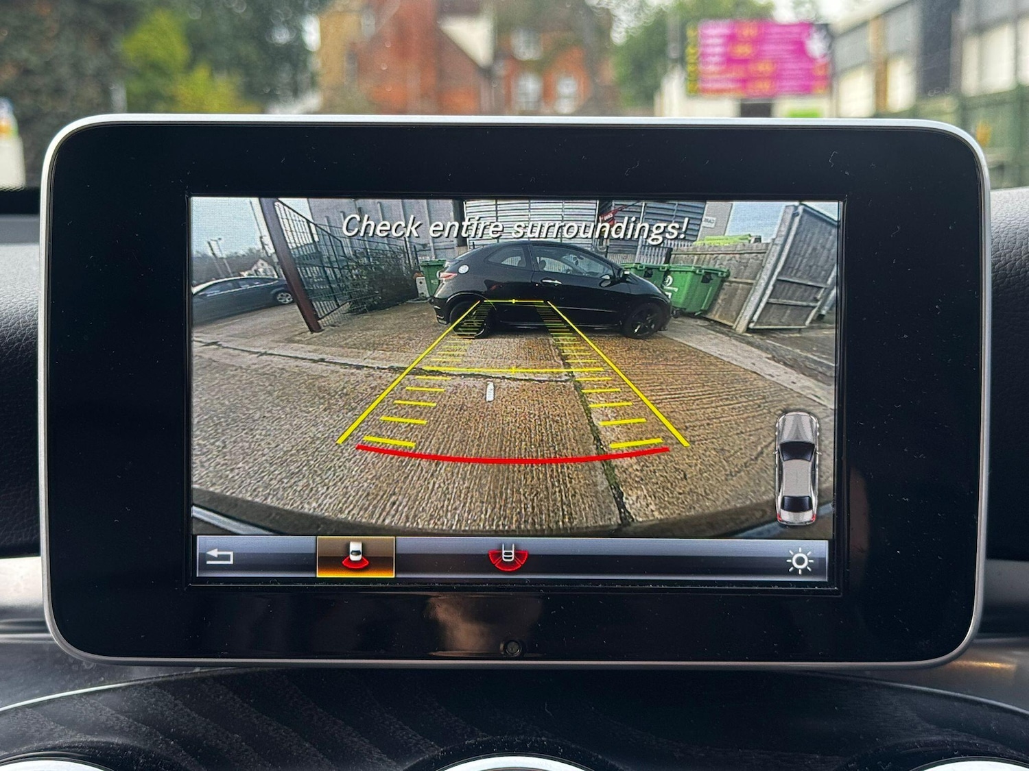 Used Mercedes-Benz GLC 2018 for sale - 76512945: Photo 2