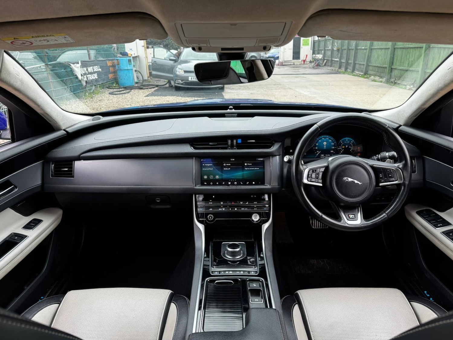 Used Jaguar XF 2018 for sale - 76989630: Photo 24