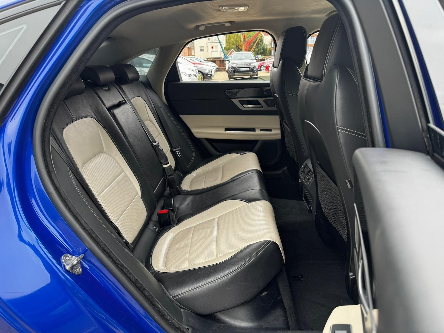 Used Jaguar XF 2018 for sale - 76989630: Photo 9