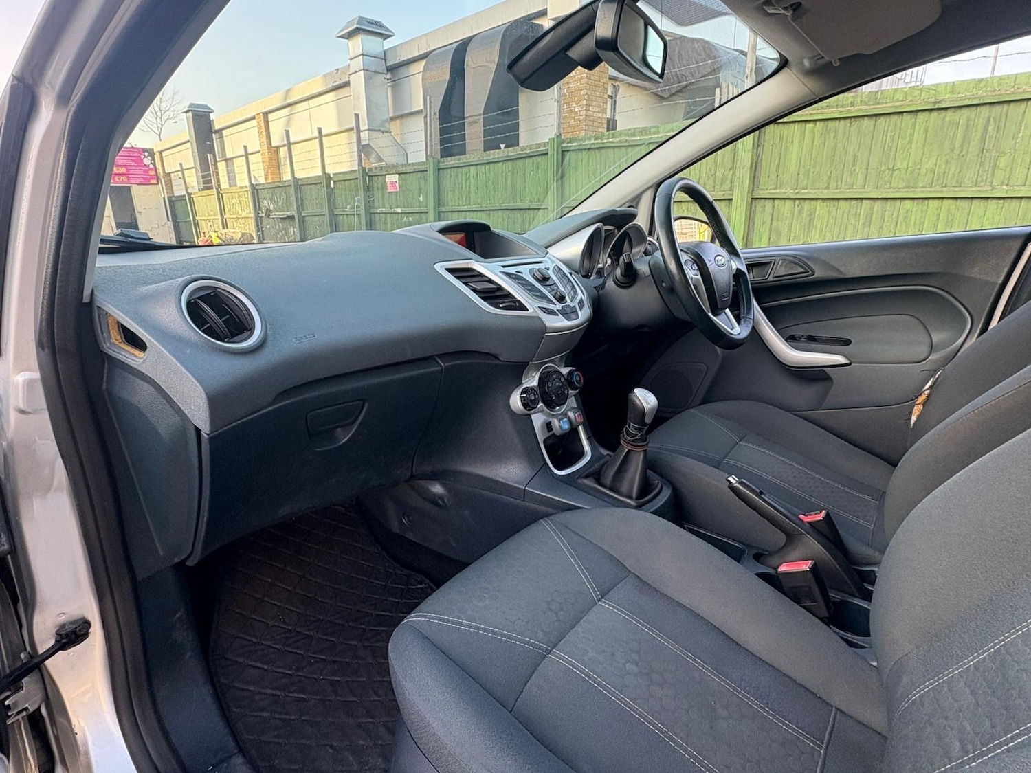 Used Ford Fiesta 2011 for sale - 77670361: Photo 19