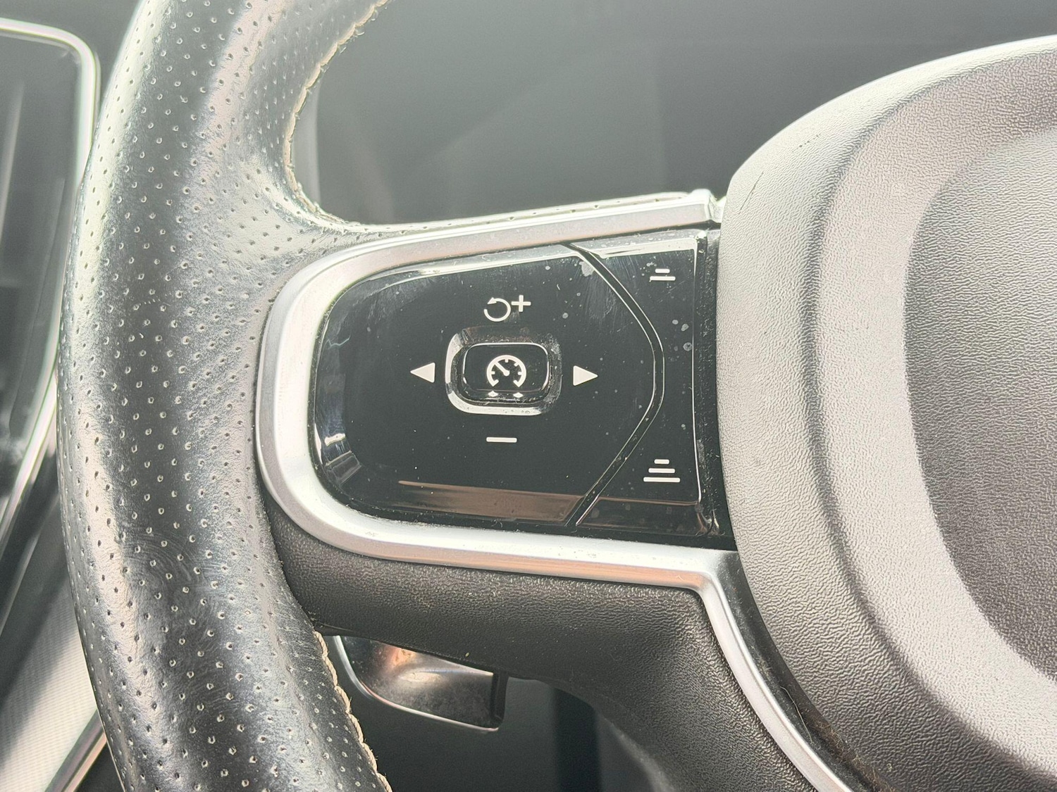 Used Volvo XC60 2018 for sale - 78100237: Photo 21