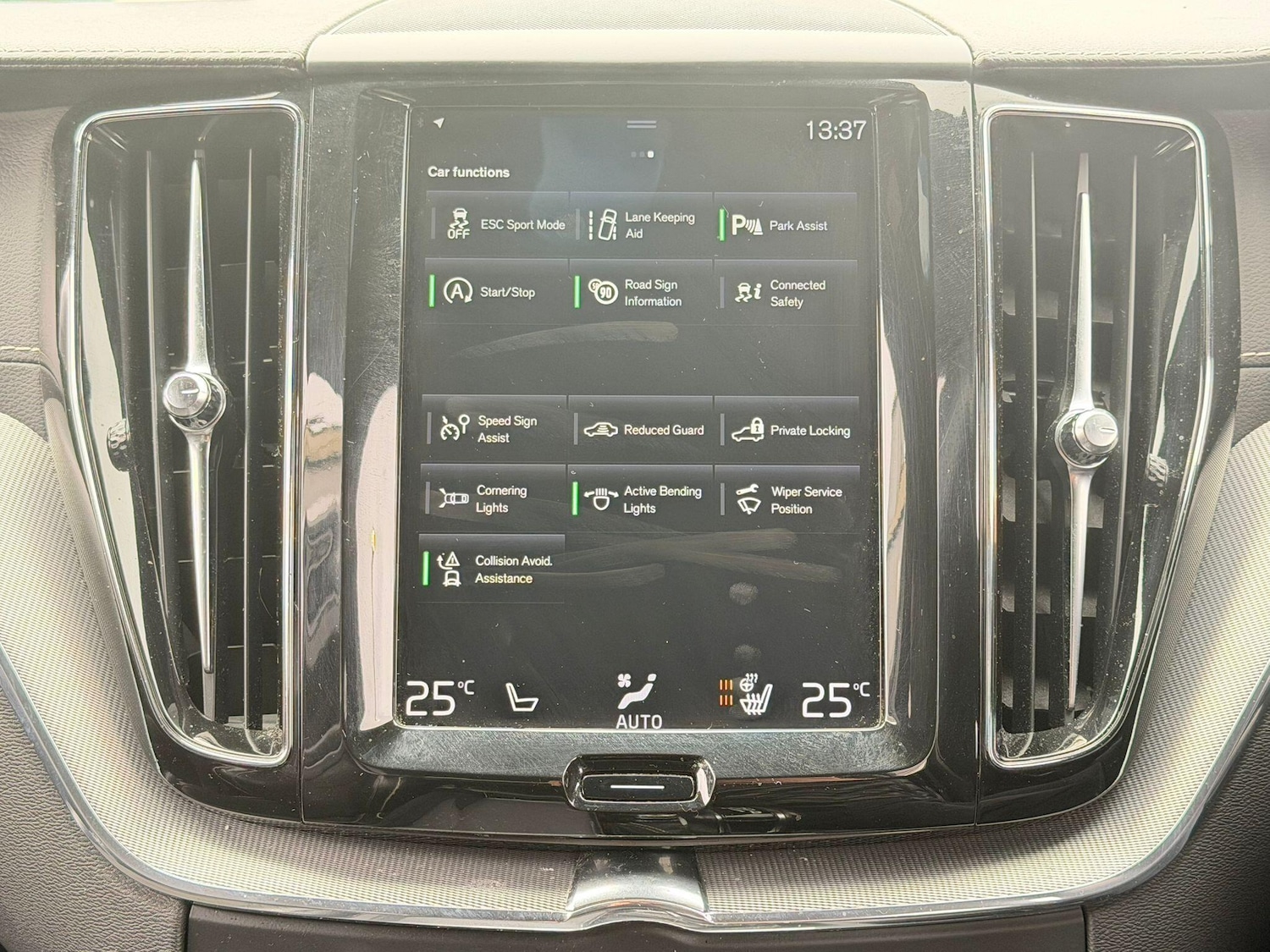 Used Volvo XC60 2018 for sale - 78100237: Photo 28