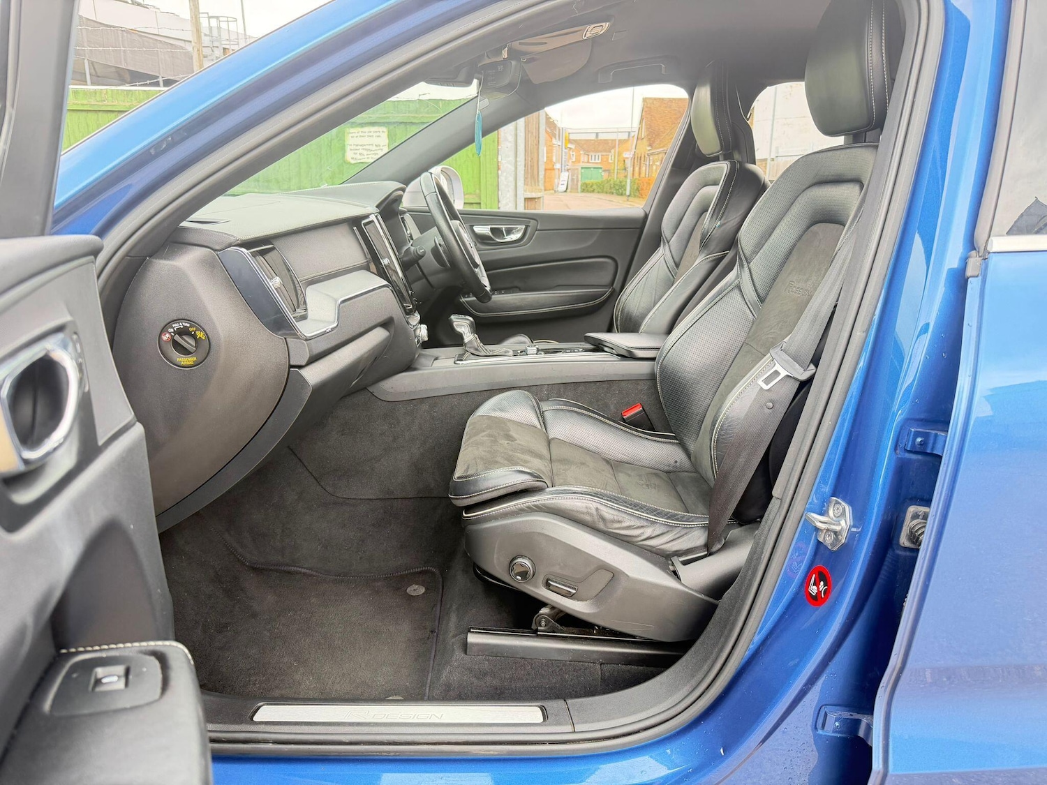 Used Volvo XC60 2018 for sale - 78100237: Photo 31