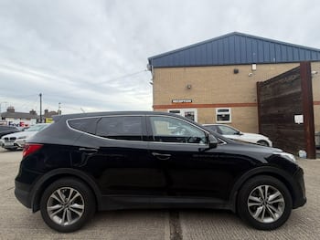 Used Hyundai Santa Fe 2015 for sale - 79741316: Photo