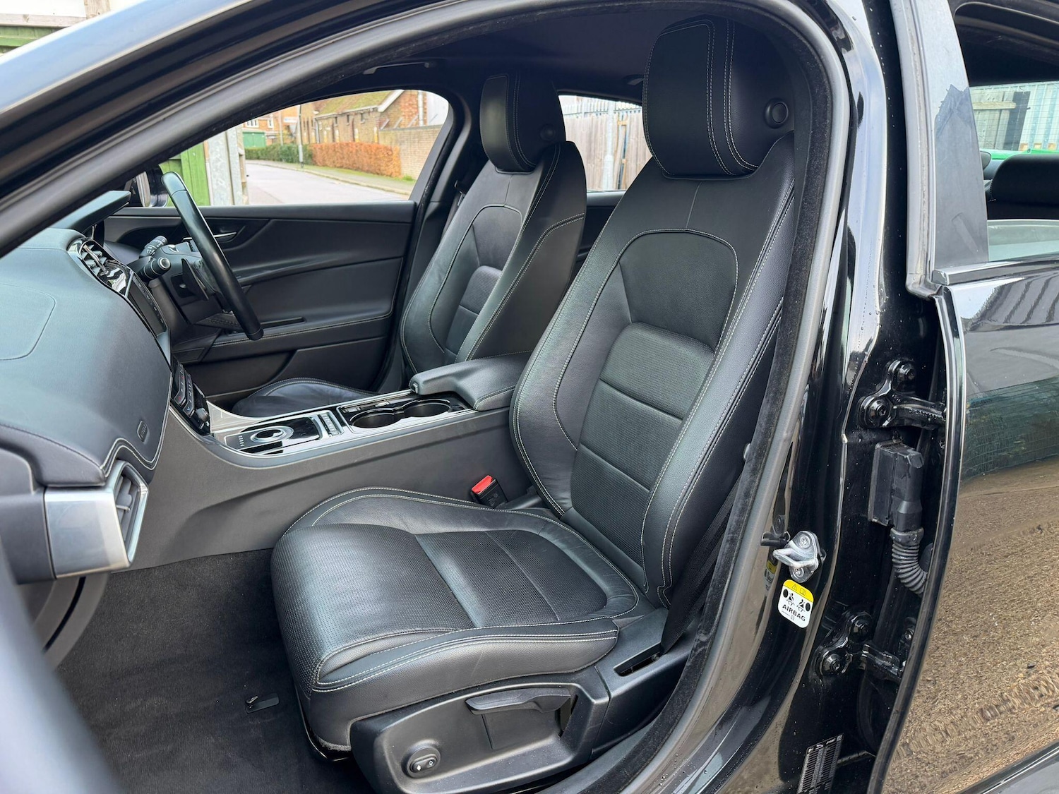 Used Jaguar XE for sale - 76728460: Photo 23