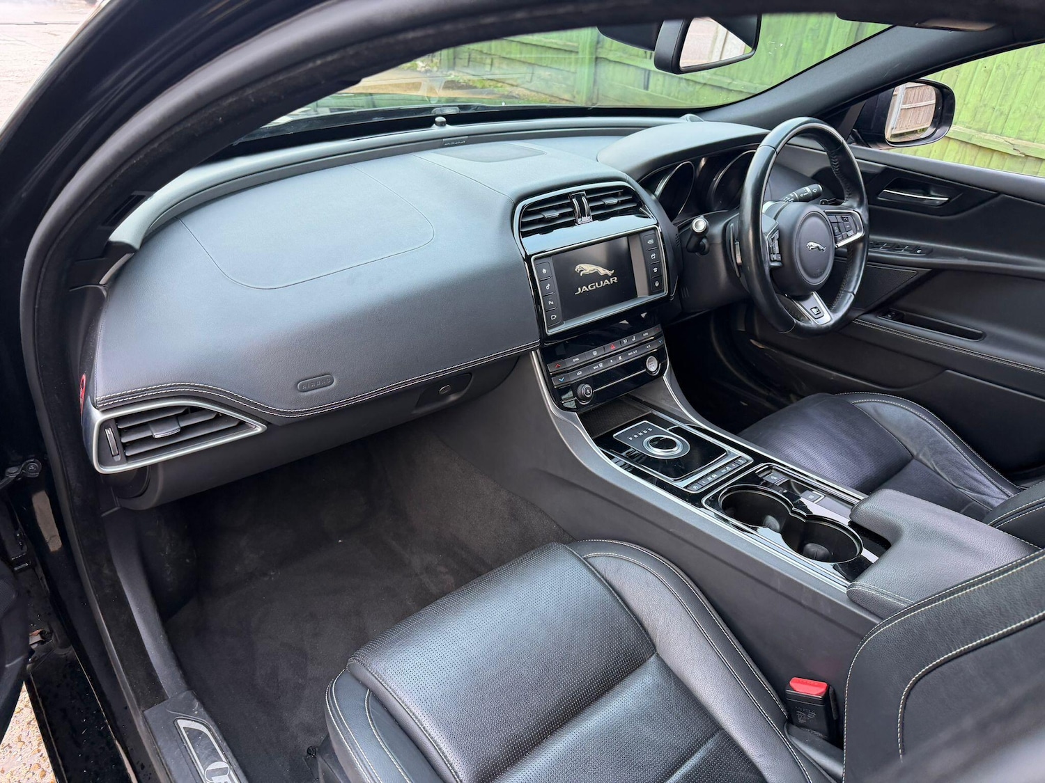 Used Jaguar XE for sale - 76728460: Photo 24