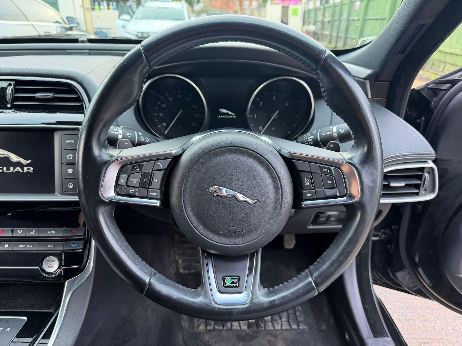 Used Jaguar XE for sale - 76728460: Photo 27