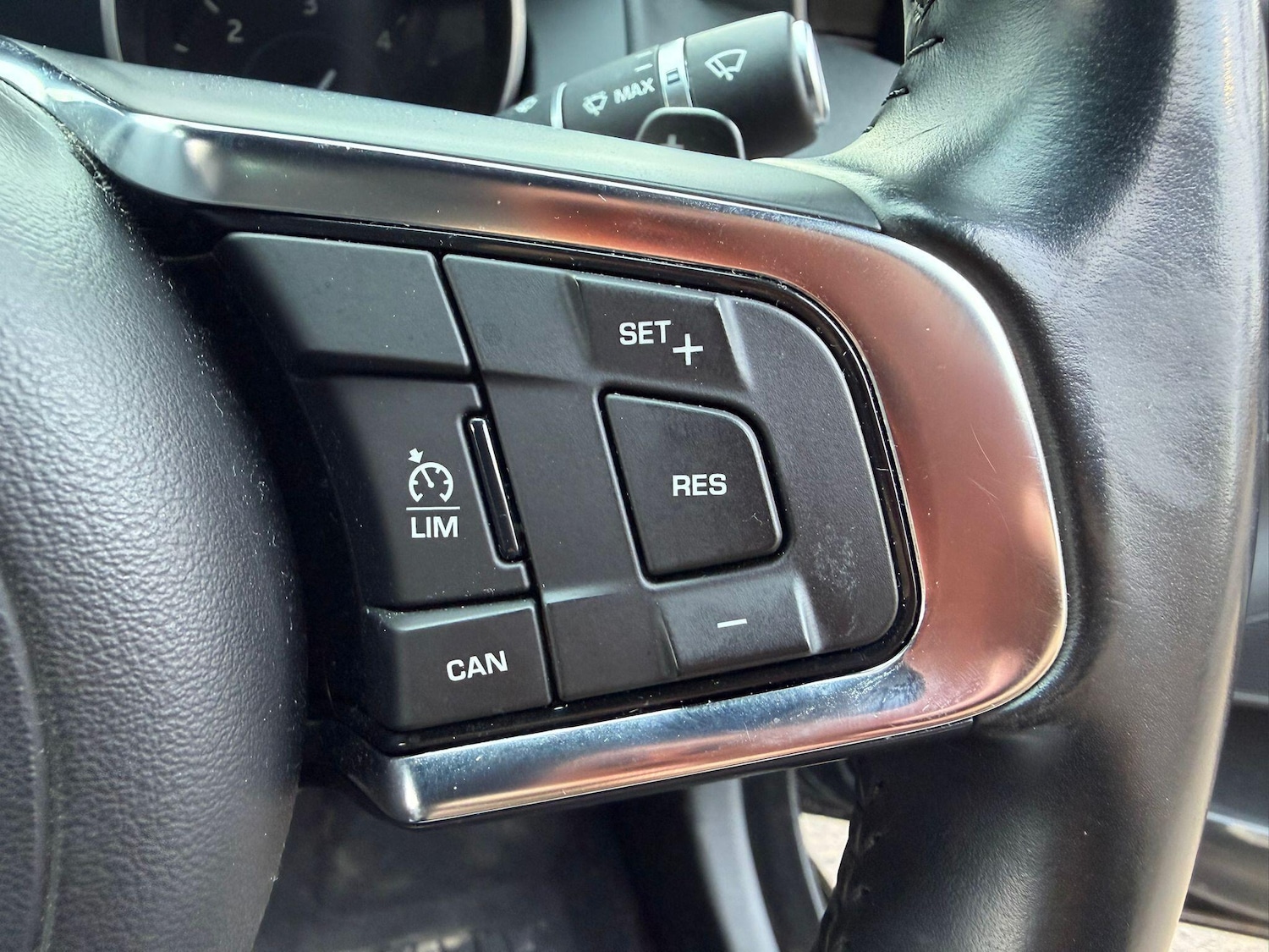 Used Jaguar XE for sale - 76728460: Photo 29