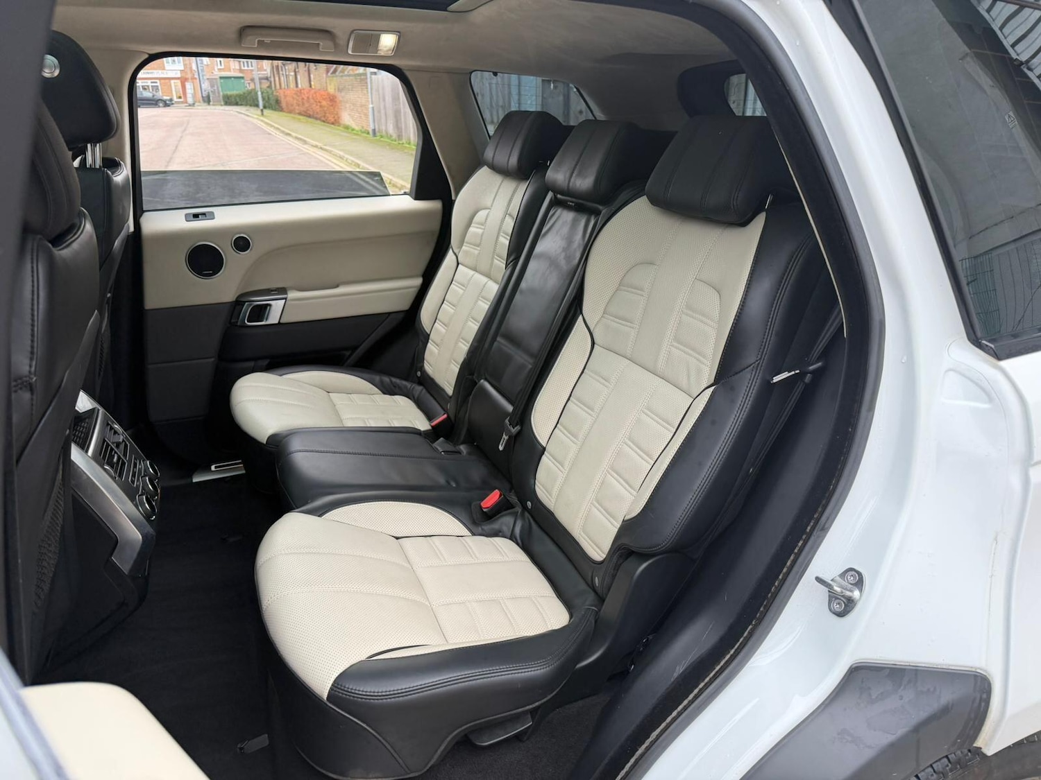 Used Land Rover Range Rover Sport 2015 for sale - 77550596: Photo 24