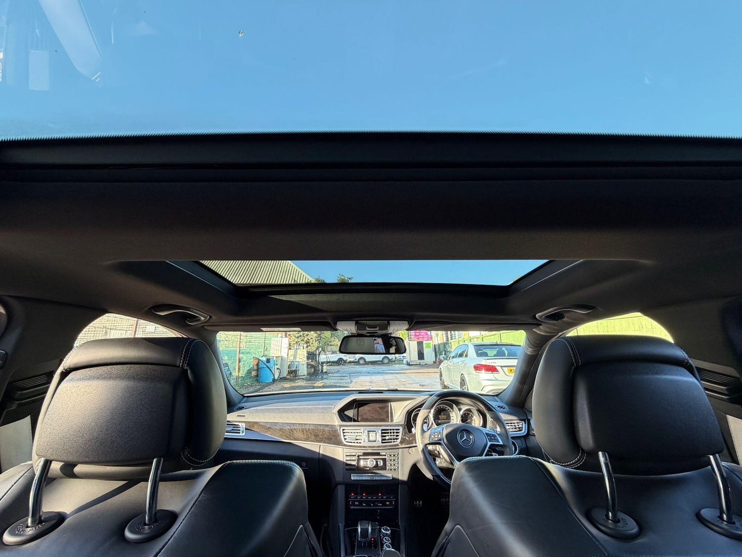 Used Mercedes-Benz E Class 2014 for sale - 77057161: Photo 2