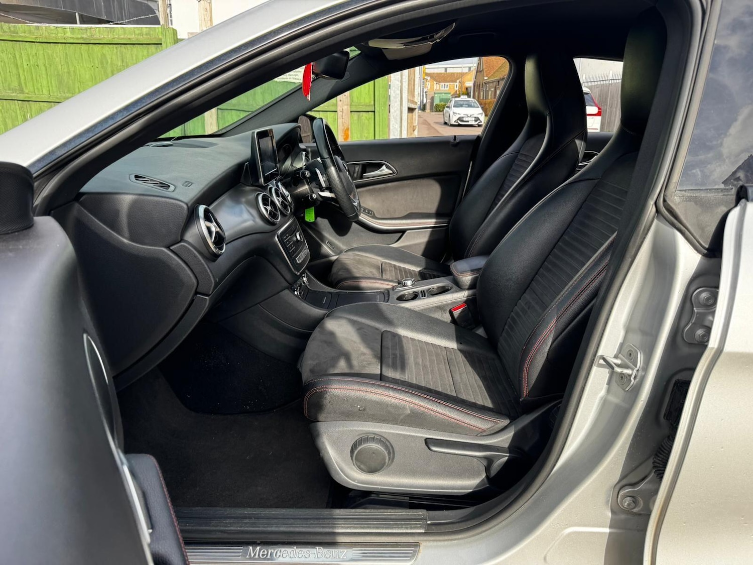 Used Mercedes-Benz CLA 2015 for sale - 76899332: Photo 20