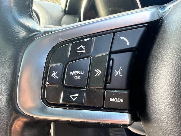 Used Jaguar XE 2015 for sale - 76214543: Photo 12