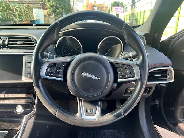 Used Jaguar XE 2015 for sale - 76214543: Photo 14
