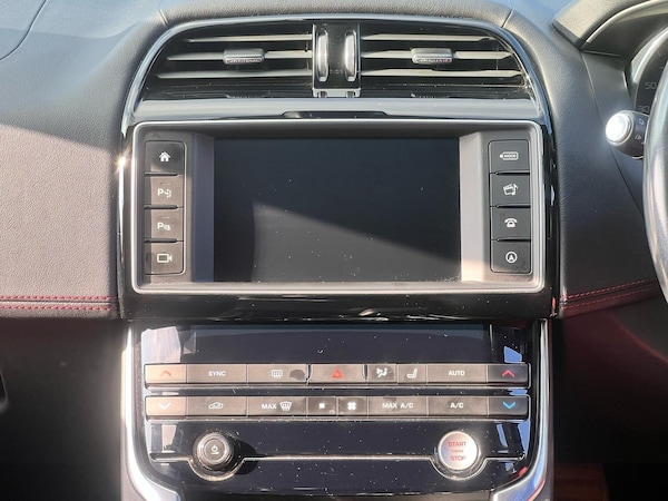 Used Jaguar XE 2015 for sale - 76214543: Photo 19