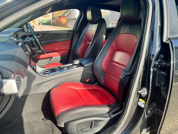 Used Jaguar XE 2015 for sale - 76214543: Photo 22