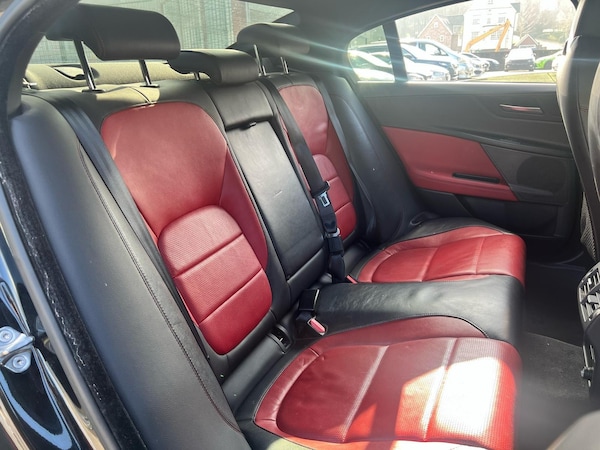Used Jaguar XE 2015 for sale - 76214543: Photo 28