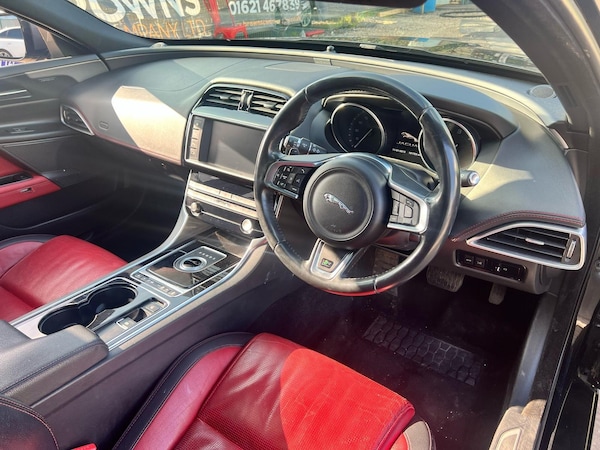 Used Jaguar XE 2015 for sale - 76214543: Photo 30