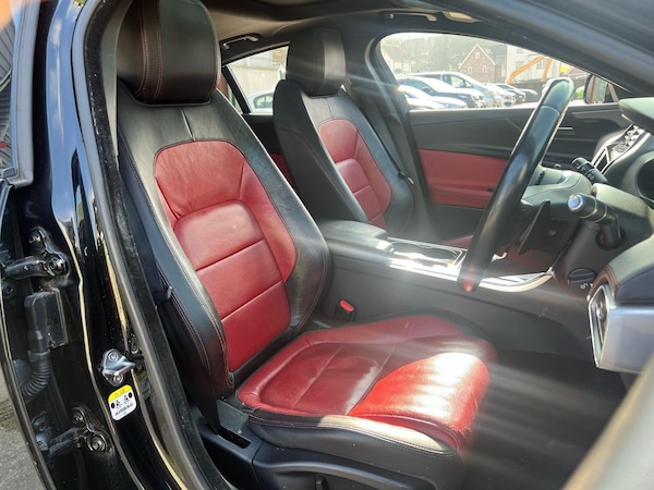 Used Jaguar XE 2015 for sale - 76214543: Photo 31