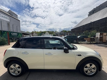 Used MINI Hatch 2018 for sale - 78601037: Photo