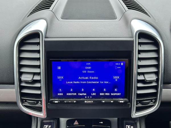 Used Porsche Cayenne 2011 for sale - 76269726: Photo 4