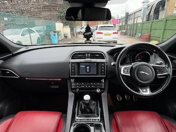 Used Jaguar F-Pace 2017 for sale - 77305905: Photo