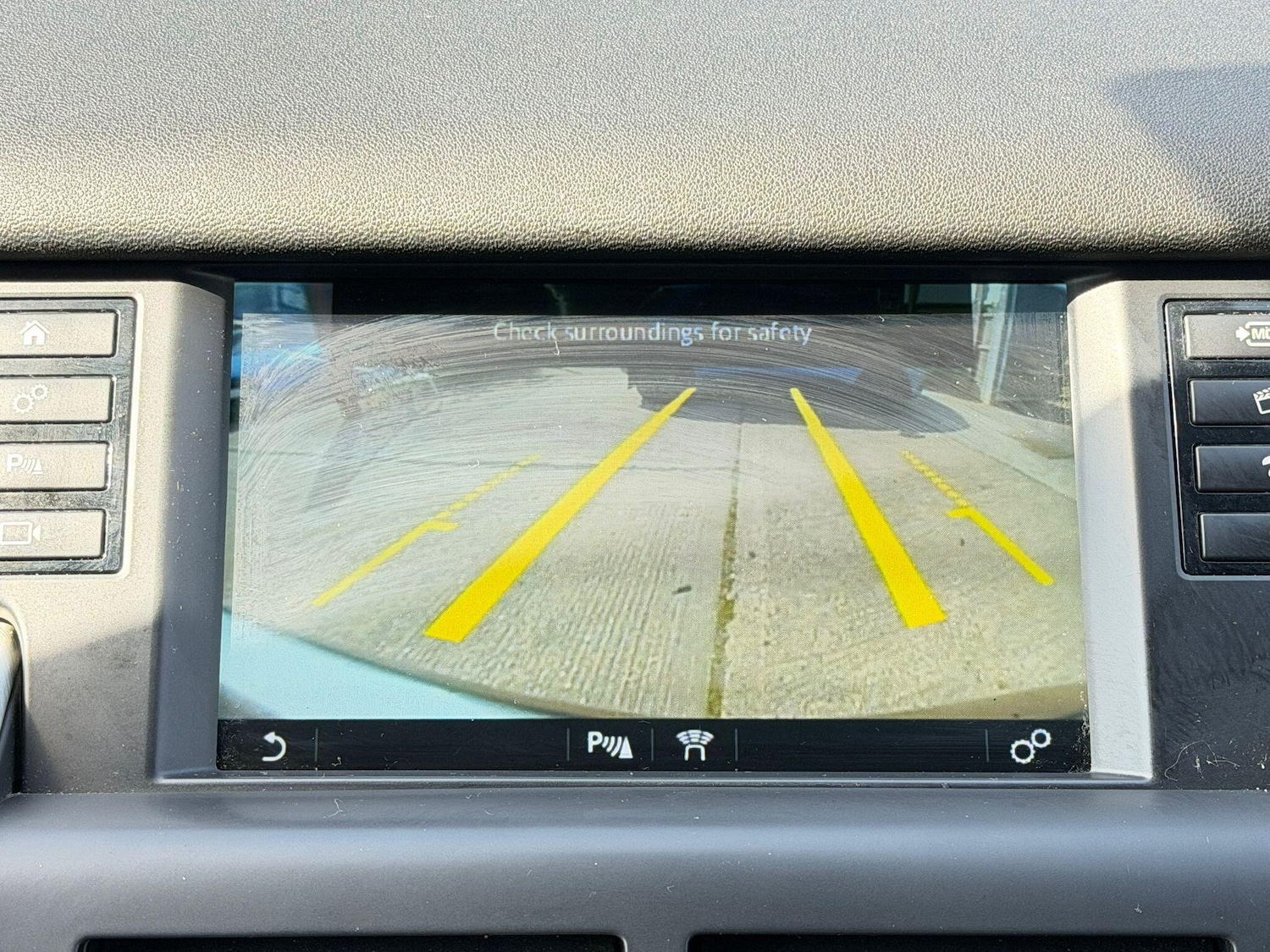 Used Land Rover Discovery Sport for sale - 78171289: Photo 2