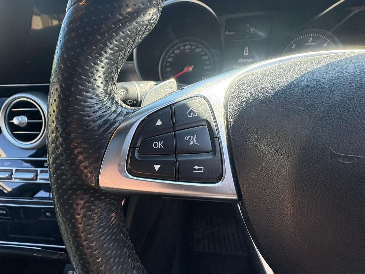 Used Mercedes-Benz C Class 2015 for sale - 78033896: Photo 26