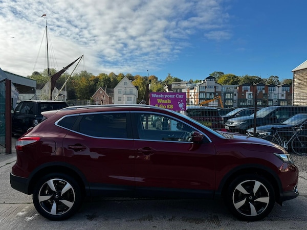 Used Nissan Qashqai 2017 for sale - 76201144: Photo 3