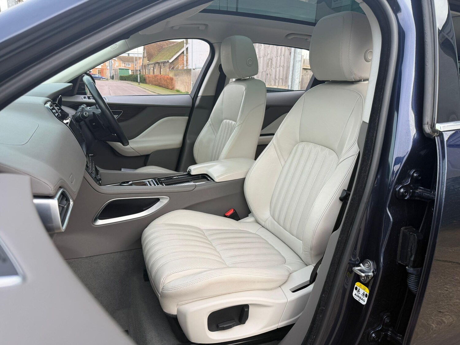 Used Jaguar F-Pace 2018 for sale - 77511034: Photo 31