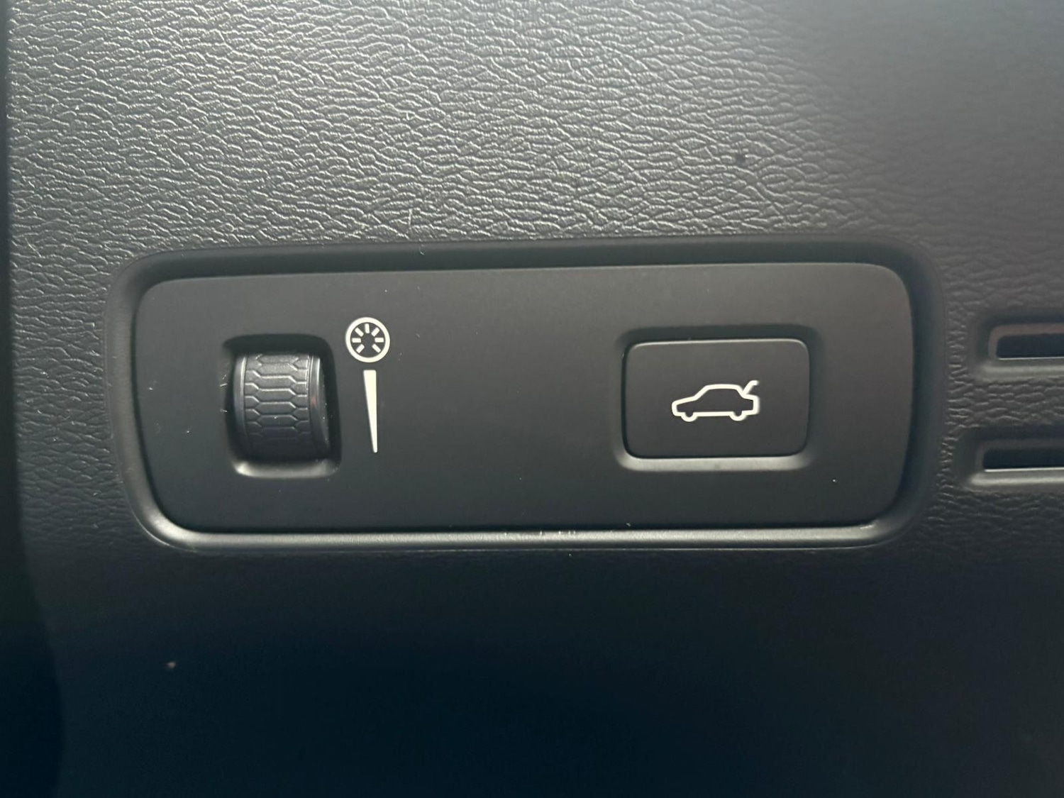 Used Volvo XC40 2018 for sale - 77633896: Photo 12