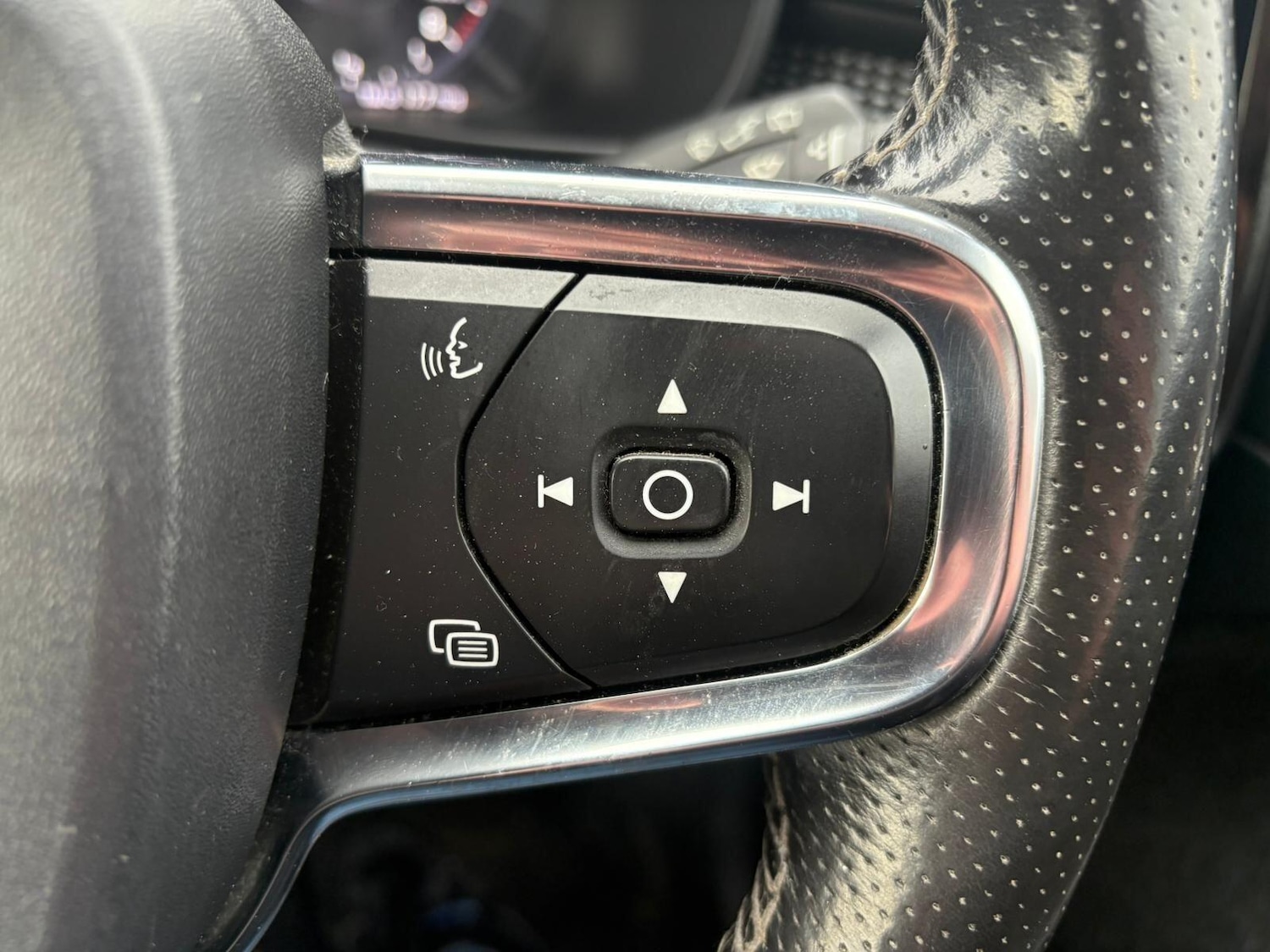 Used Volvo XC40 2018 for sale - 77633896: Photo 26