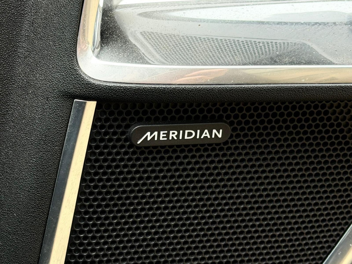 Used Jaguar E-Pace 2019 for sale - 77156069: Photo 2