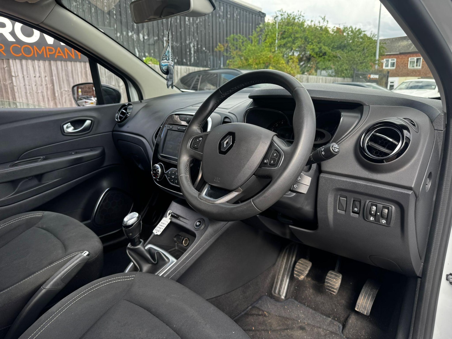 Used Renault Captur 2019 for sale - 76702409: Photo 11