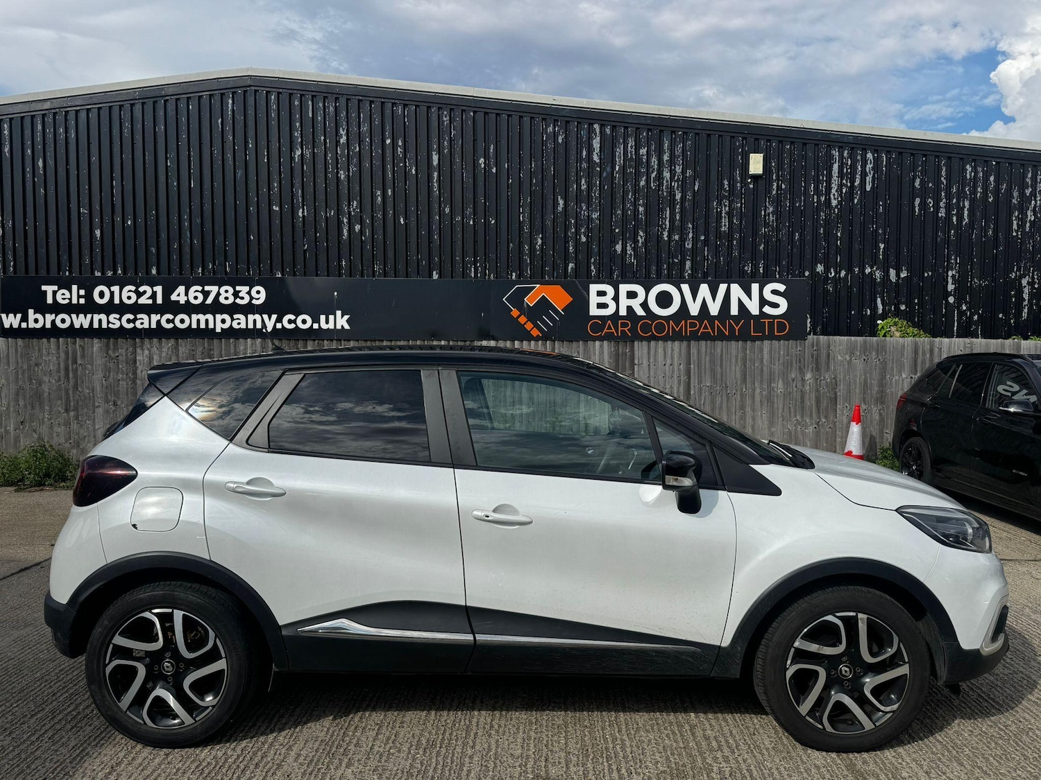 Used Renault Captur 2019 for sale - 76702409: Photo 2