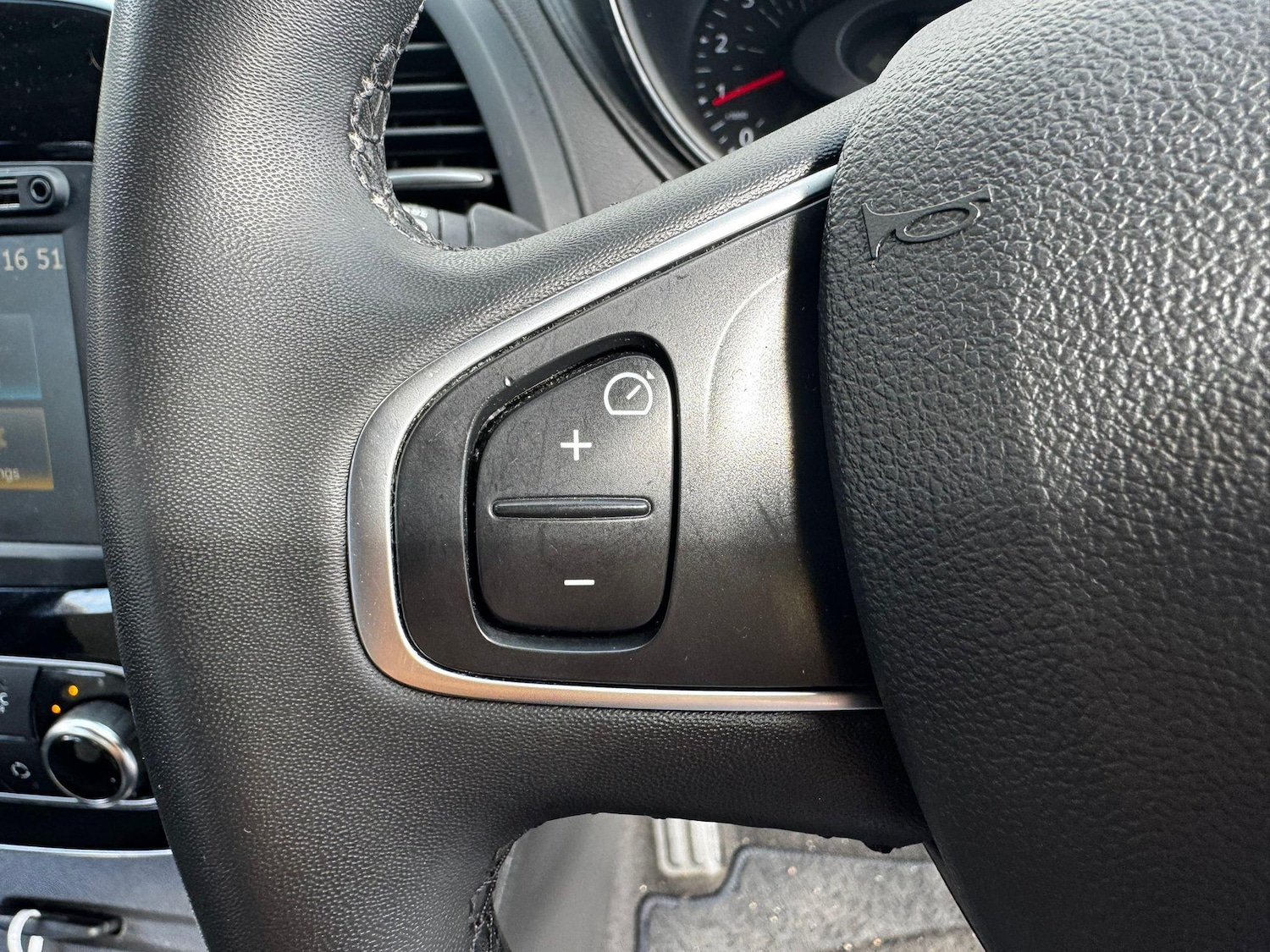 Used Renault Captur 2019 for sale - 76702409: Photo 24