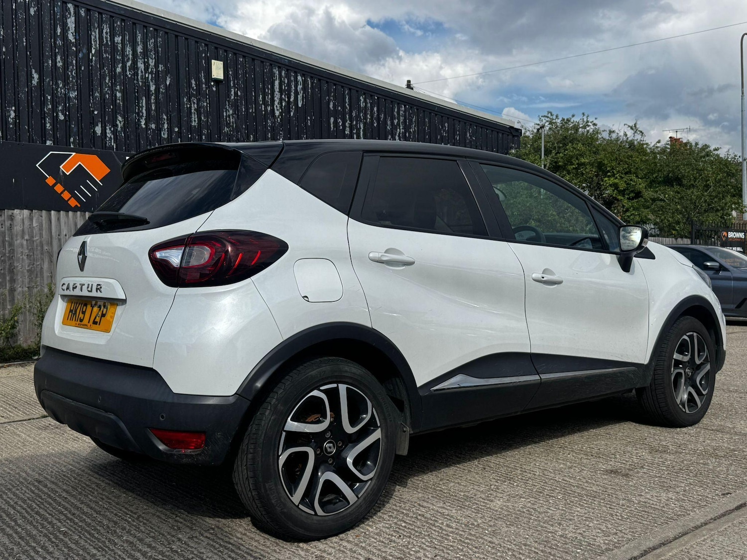 Used Renault Captur 2019 for sale - 76702409: Photo 3