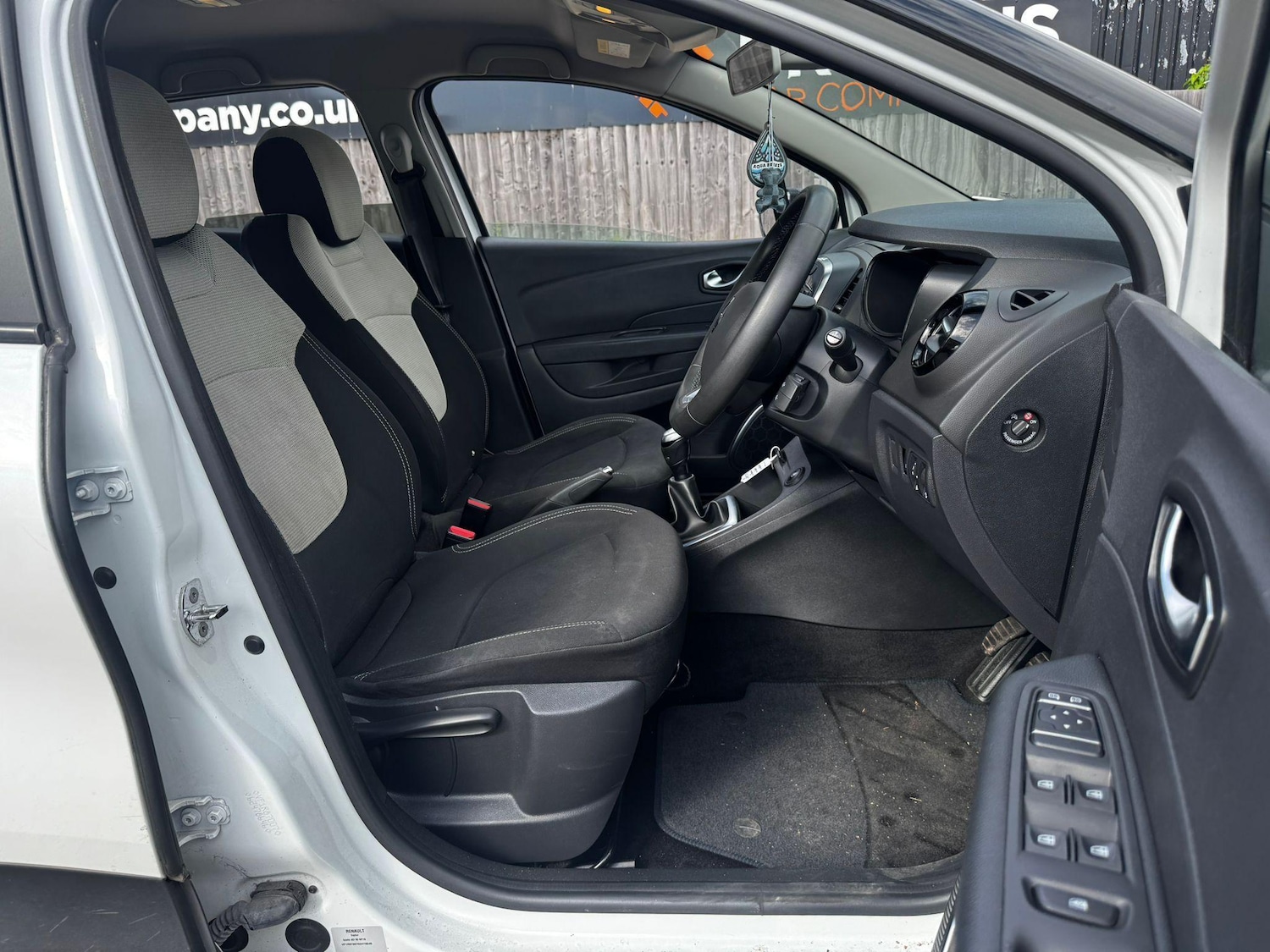 Used Renault Captur 2019 for sale - 76702409: Photo 9