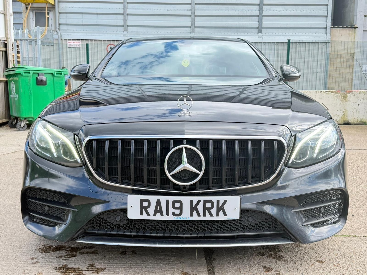 Used Mercedes-Benz E Class 2019 for sale - 78020191: Photo 2