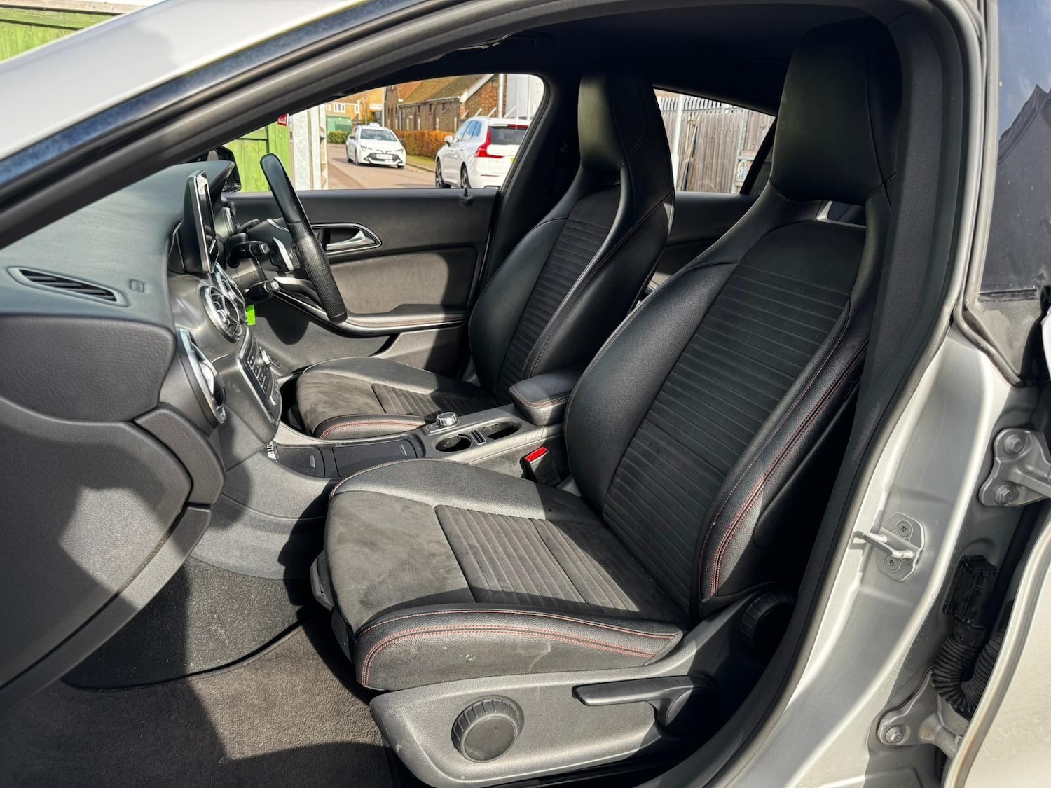 Used Mercedes-Benz CLA 2015 for sale - 76573311: Photo 21