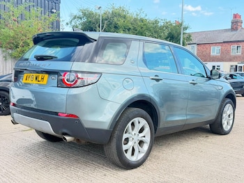 Used Land Rover Discovery Sport 2018 for sale - 79465288: Photo