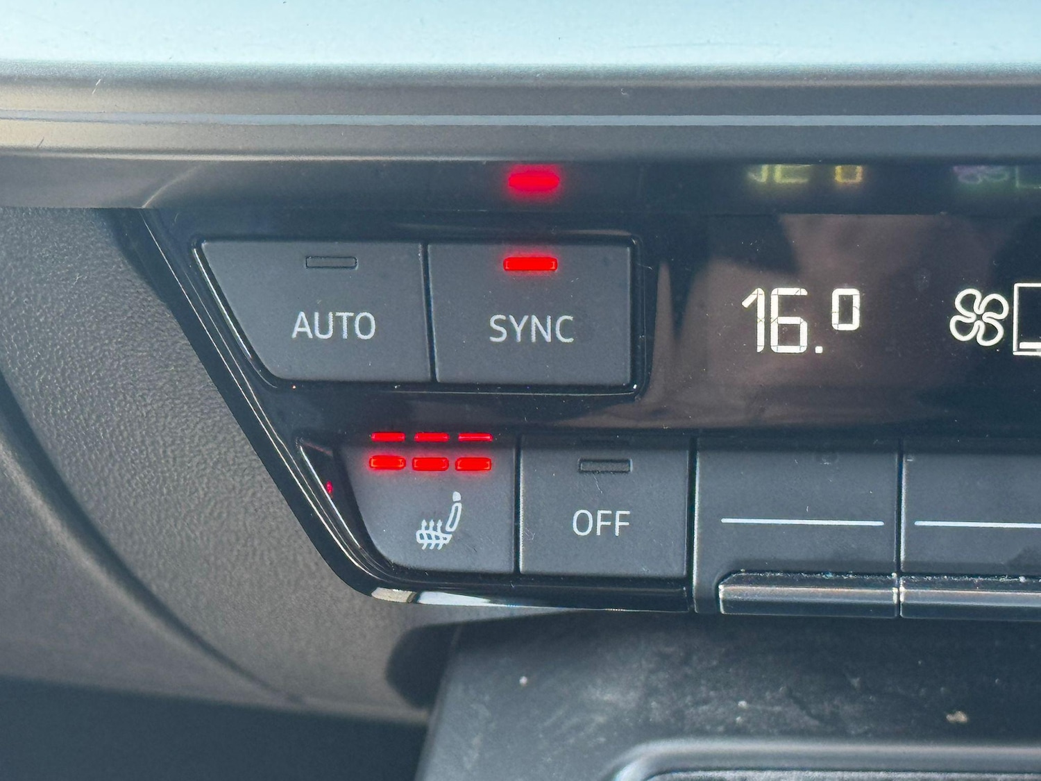 Used Audi A3 2021 for sale - 76001935: Photo 2