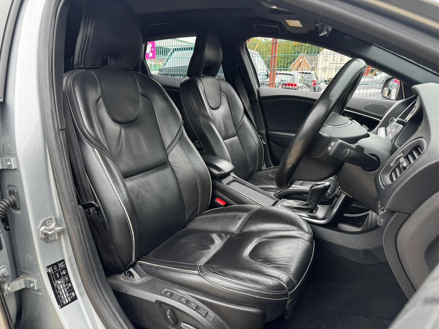 Used Volvo V40 for sale - 76138158: Photo 15