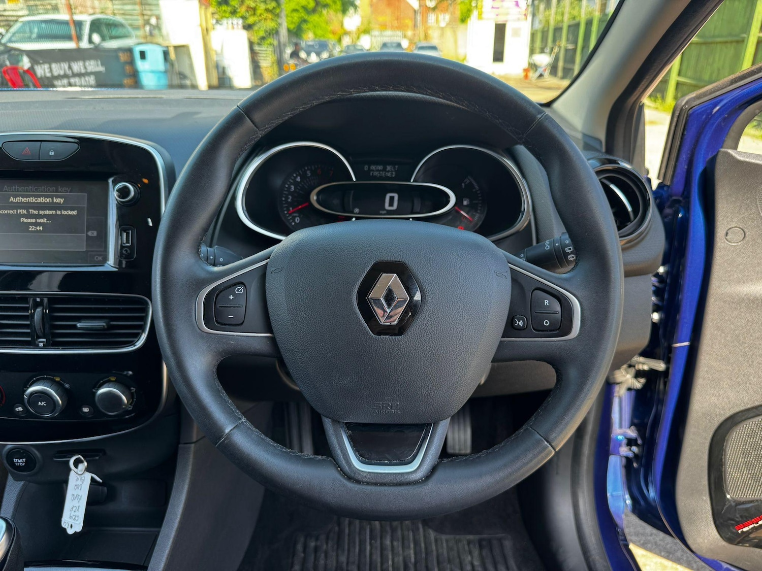 Used Renault Clio 2019 for sale - 76993090: Photo 9