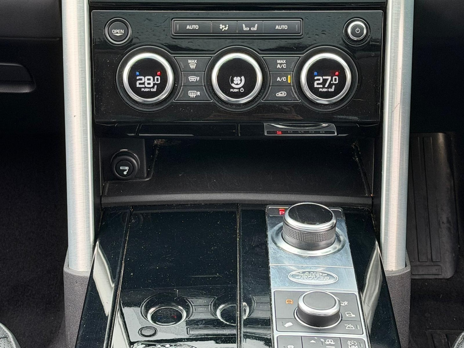 Used Land Rover Discovery 2017 for sale - 77305139: Photo 15