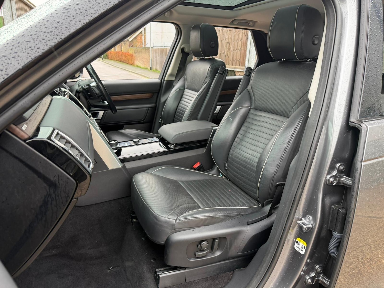 Used Land Rover Discovery 2017 for sale - 77305139: Photo 28